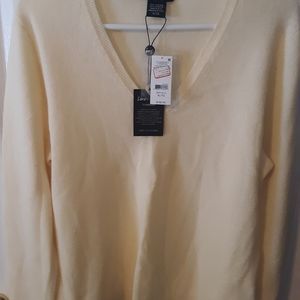 Lord &Taylor Cashmere sweater